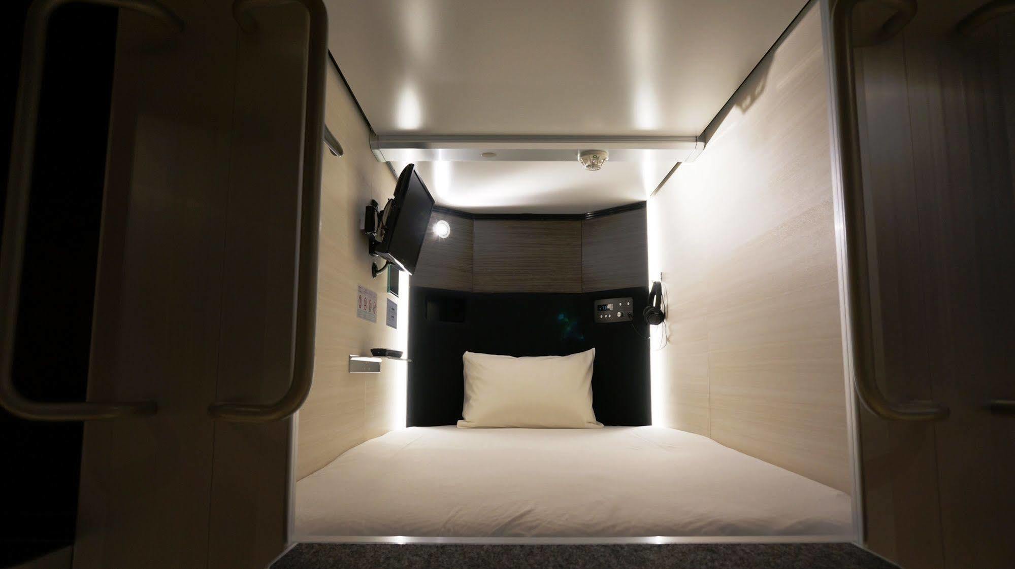 Akihabara Bay Hotel Токио Экстерьер фото